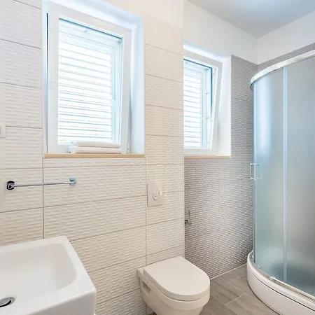 Hedera Estate, Hedera V *