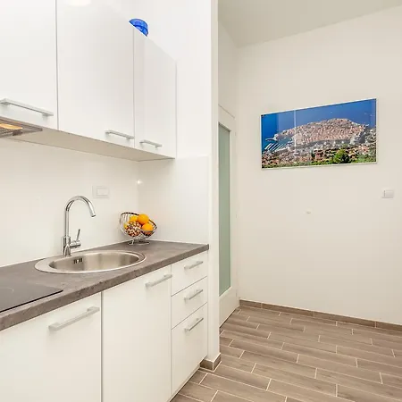 Hedera Estate, Hedera V * Ragusa