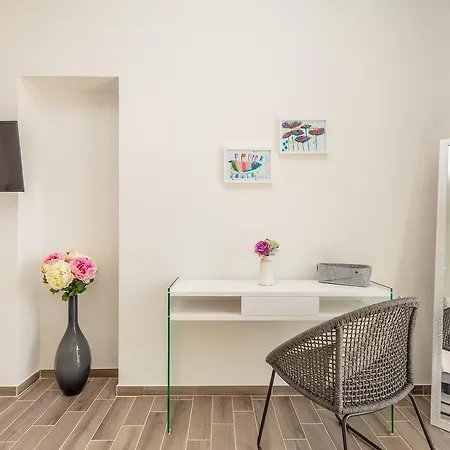 Hedera Estate, Hedera V *