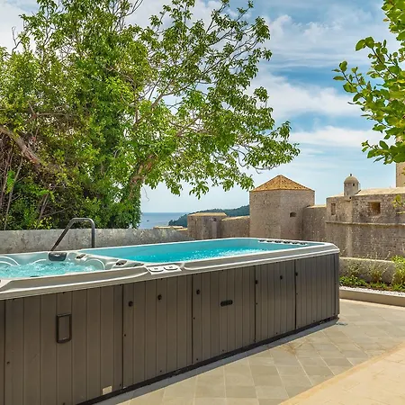 Hedera Estate, Hedera V Villa