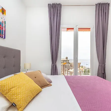 Hedera Estate, Hedera V Vila