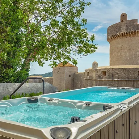 Hedera Estate, Hedera V *