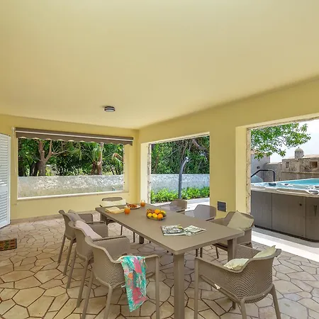 Vila Hedera Estate, Hedera V *