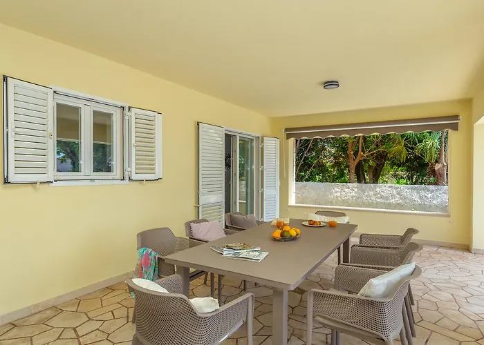 Hedera Estate, Hedera V Villa