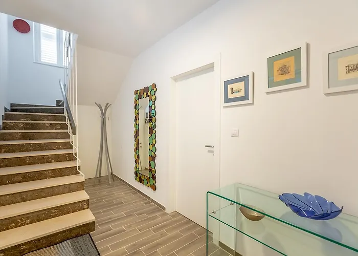 Villa Hedera Estate, Hedera V *