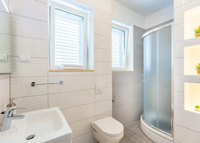 Hedera Estate, Hedera V *