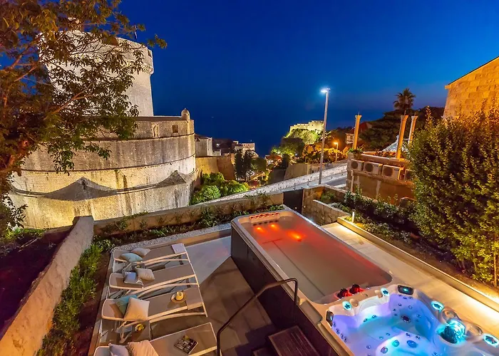 Hedera Estate, Hedera V Villa