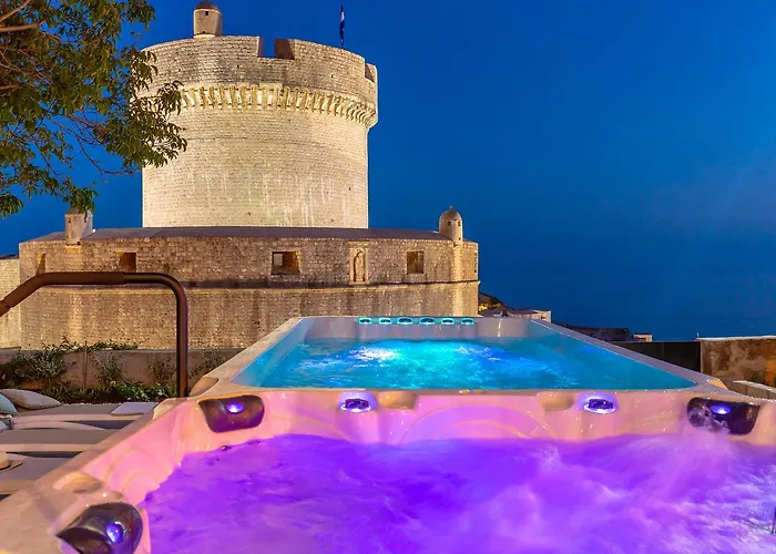 Villa Hedera Estate, Hedera V *